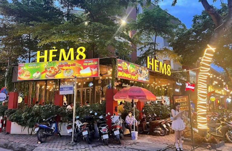 Nhà Hàng Hẻm 8
