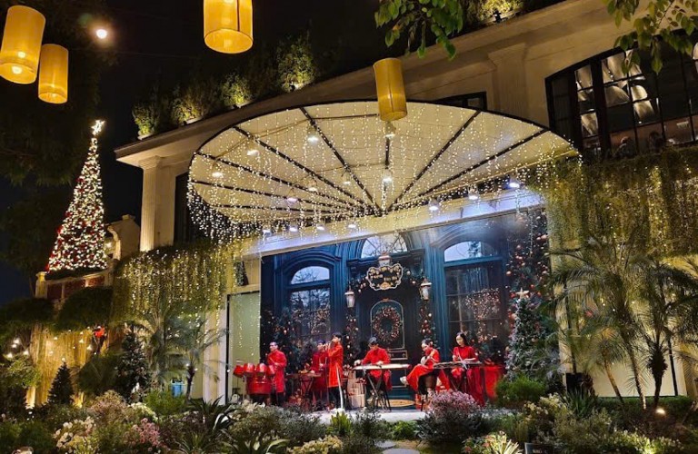 Nhà Hàng Sen Tây Hồ